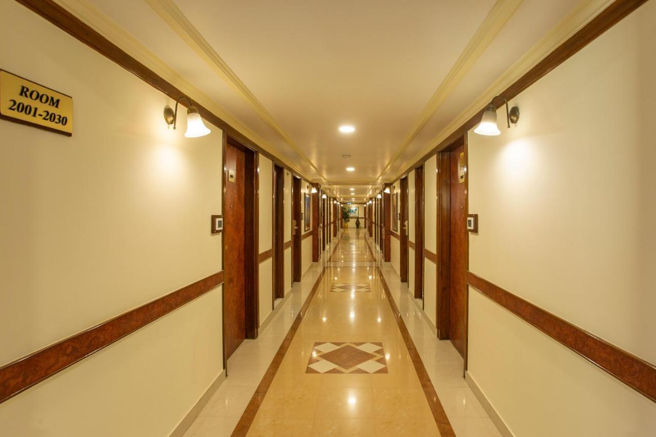 The Grand Regency Hotel Rádzskot Kültér fotó