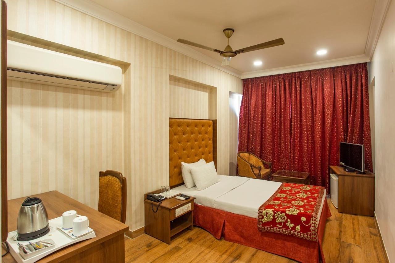 The Grand Regency Hotel Rádzskot Kültér fotó