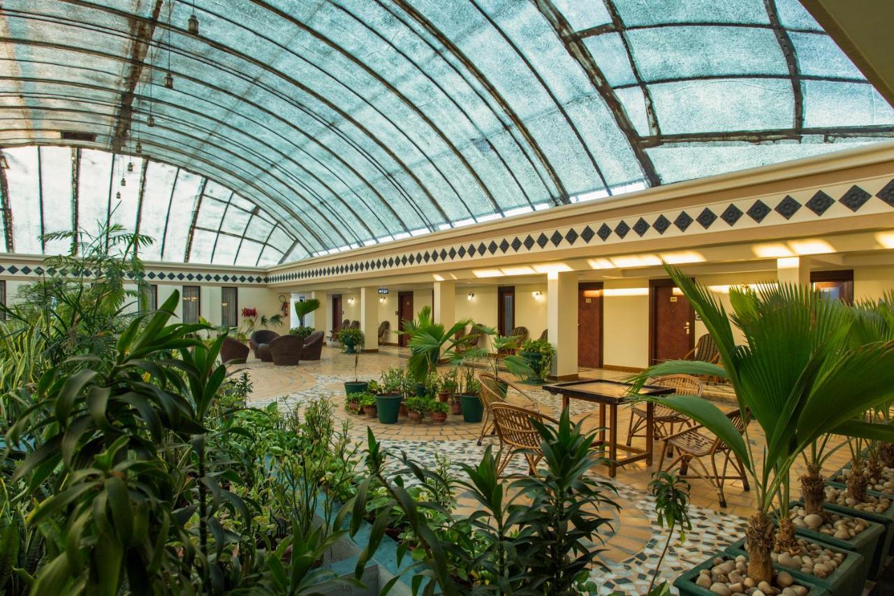 The Grand Regency Hotel Rádzskot Kültér fotó