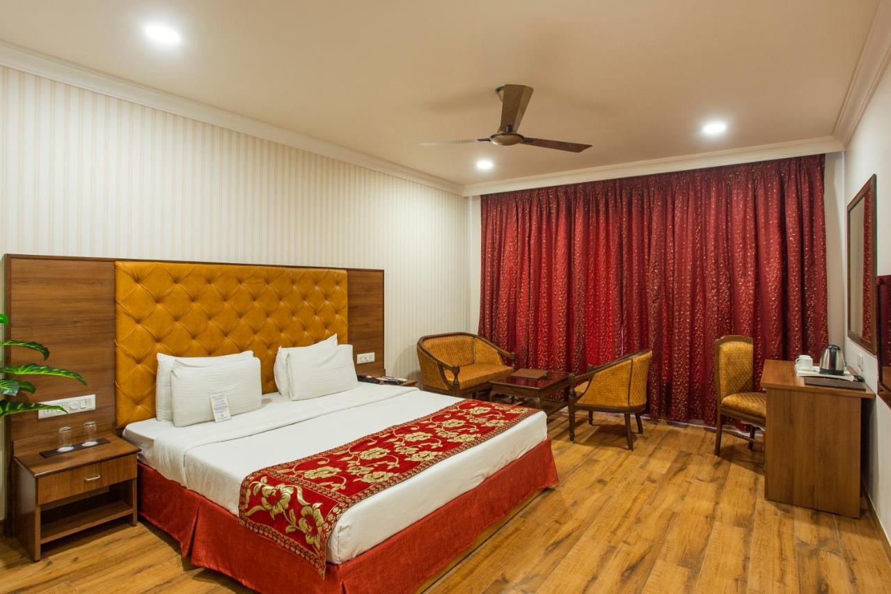 The Grand Regency Hotel Rádzskot Kültér fotó