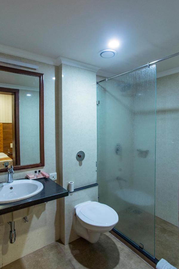The Grand Regency Hotel Rádzskot Kültér fotó