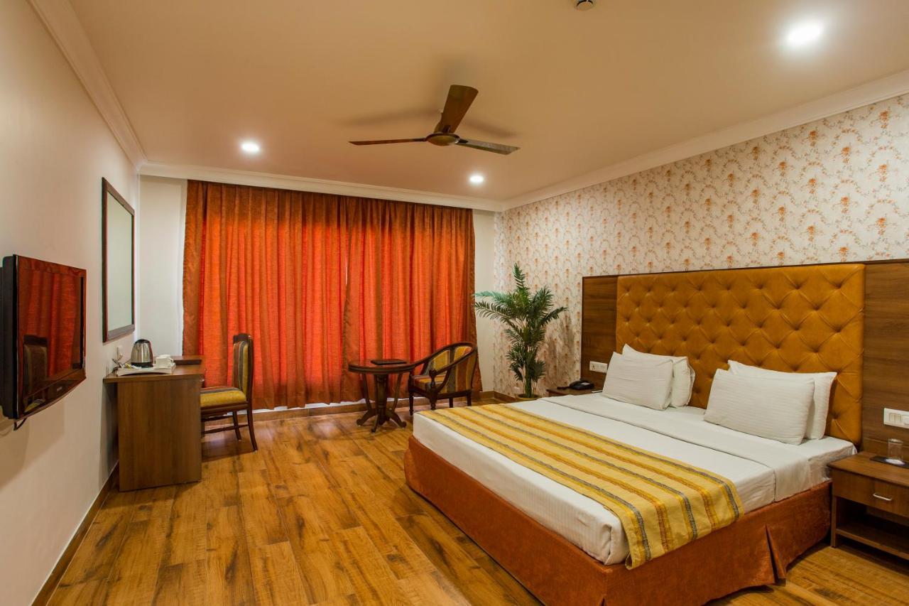 The Grand Regency Hotel Rádzskot Kültér fotó