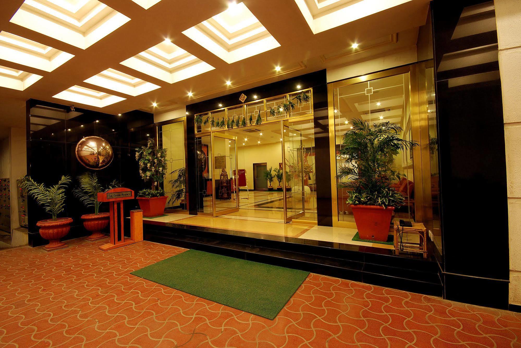 The Grand Regency Hotel Rádzskot Kültér fotó