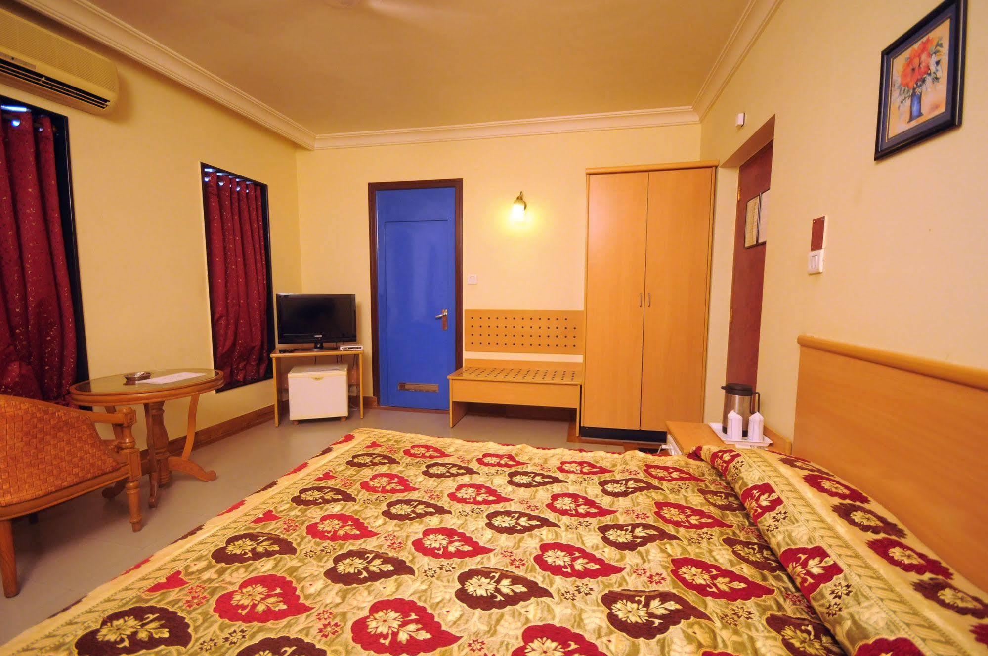 The Grand Regency Hotel Rádzskot Kültér fotó
